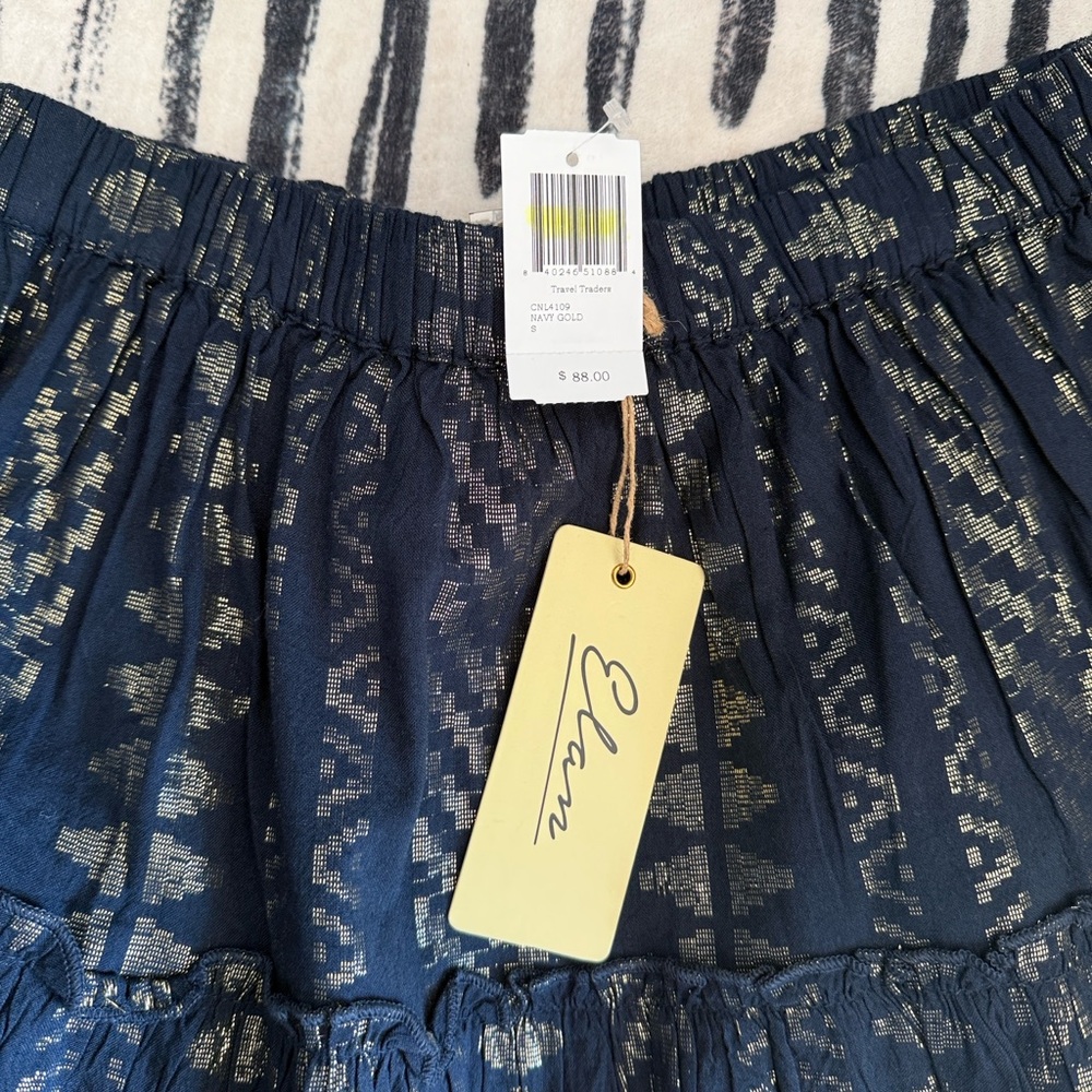 NWT Elan navy and gold skirt ❤️ - Picture 5 of 5